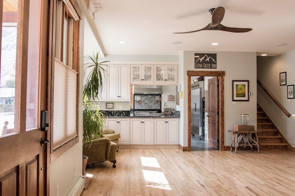 Pintu masuk interior