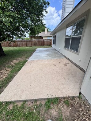 Property grounds - Sleep 11 House in Hutto near Kalahari & Dell Diamond (Hutto)