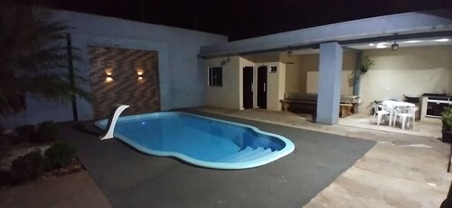 Junior'House large house for your family, with swimming pool and barbecue.