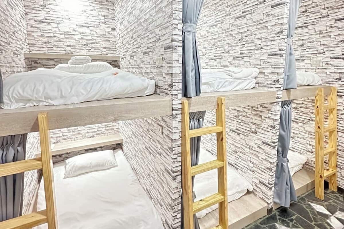 Minibar, laptop workspace, free WiFi, bed sheets