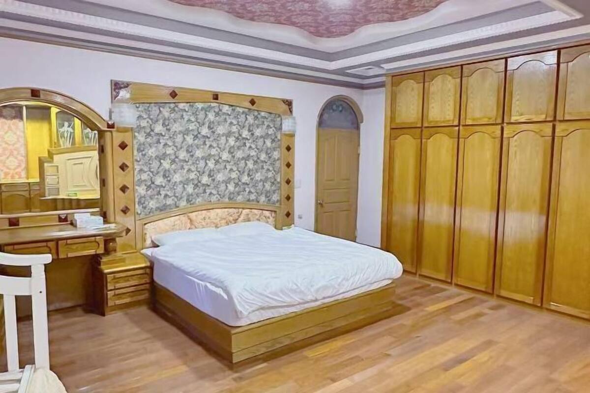 Minibar, espace de travail pour ordinateur portable, Wi-Fi gratuit