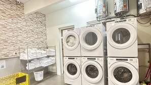Bathroom - Economy Class Hostel (Taoyuan City)