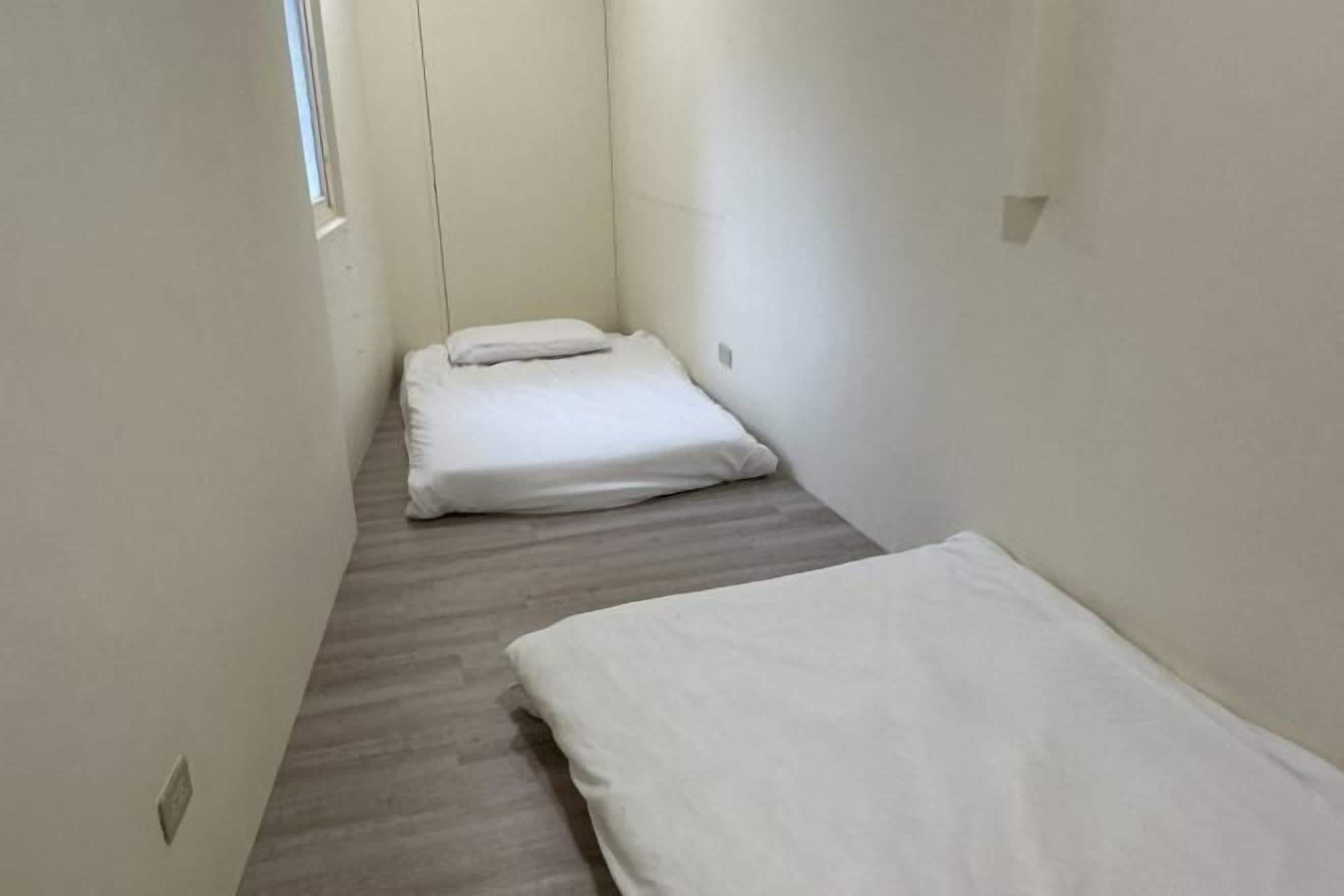 Minibar, arbetsyta för laptop, gratis wi-fi och sängkläder