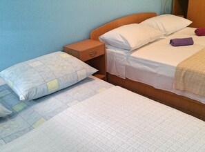 1 sovrum, internet och sängkläder