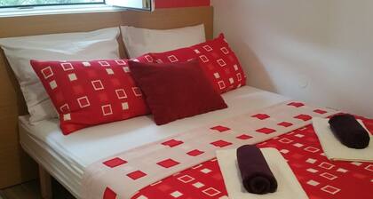 Apartments Mateo - Studio Apartment - Red