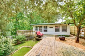 Terrace/patio - Waterfront Cabin w/ Private Dock on Lake Hartwell! (Townville)