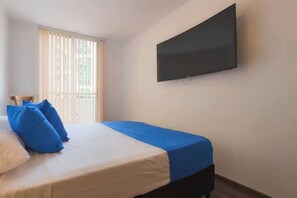 3 室のベッドルーム、アイロン / アイロン台、WiFi、ベッドシーツ