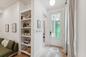 Interior - THE DELPHINE Luxury Downtown Charleston Villa, 1 Block to King + Private Pool (Charleston)