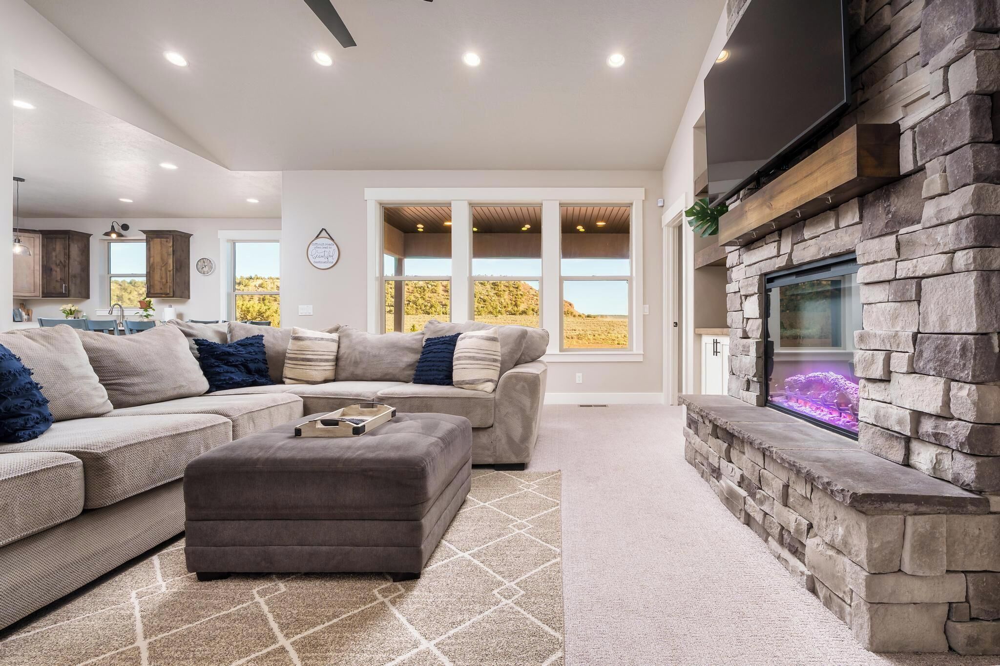 Smart TV, fireplace, ping pong, books