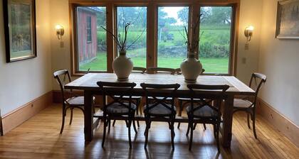 Beautiful 4-bed farmhouse on 25 acres in West Burke-12 min from Burke Mountain!