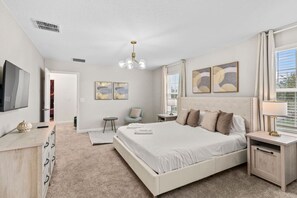 6 bedrooms, desk, iron/ironing board, WiFi