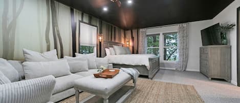 4 bedrooms, desk, iron/ironing board, free WiFi