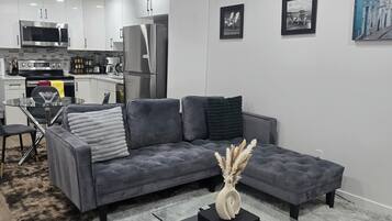 Smart TV, computer monitors