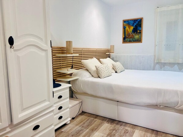 2 bedrooms, iron/ironing board, free WiFi, bed sheets