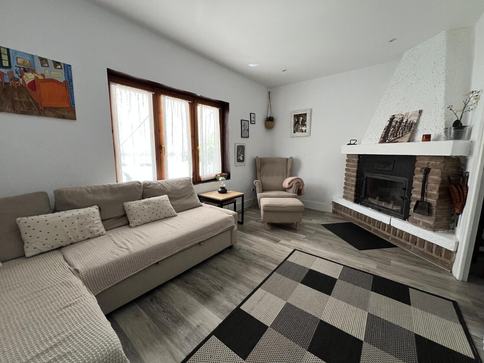 Televisie en een open haard