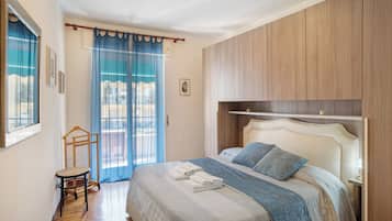 1 slaapkamer, een strijkplank/strijkijzer, gratis wifi, beddengoed