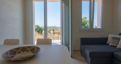 Appartement 'Sughereto 1' avec vue sur la mer, Wi-Fi et climatisation