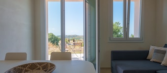 Apartment 'Sughereto 1' with Sea View, Wi-Fi and Air Conditioning