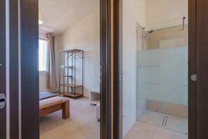 1 camera, Wi-Fi gratuito, lenzuola