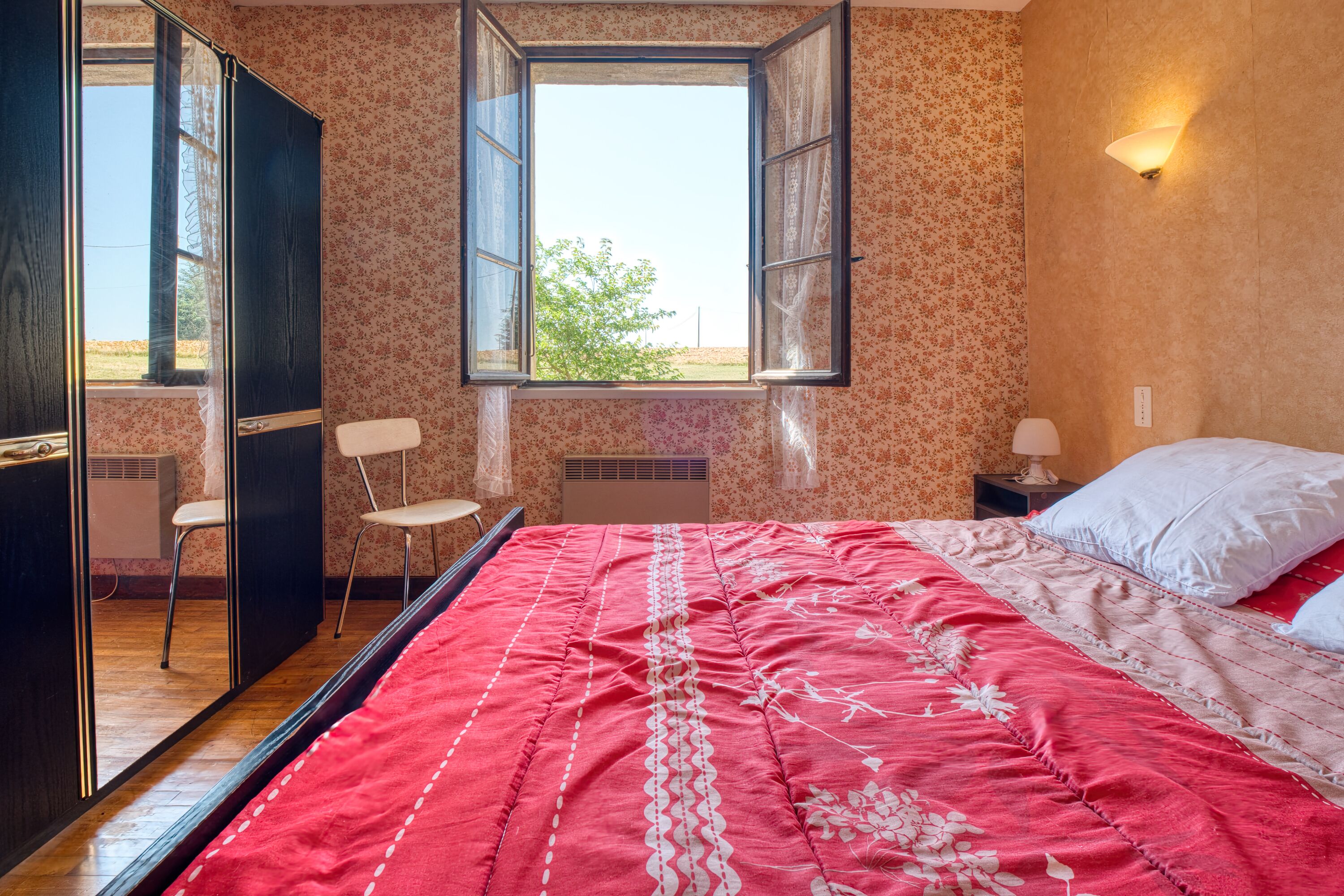 4 slaapkamers, een strijkplank/strijkijzer, gratis wifi