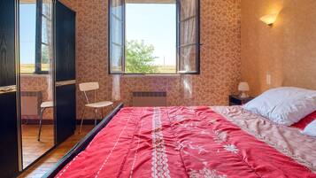 4 habitaciones, tabla de planchar con plancha y wifi gratis