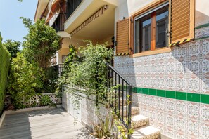 Exterior detail - Apartment 'Palmera V' with Private Terrace and Private Garden (Santa Pola)