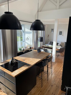 Dining - Holiday Home 'La Maison Du Phare' with Private Terrace and Garden (Plérin)