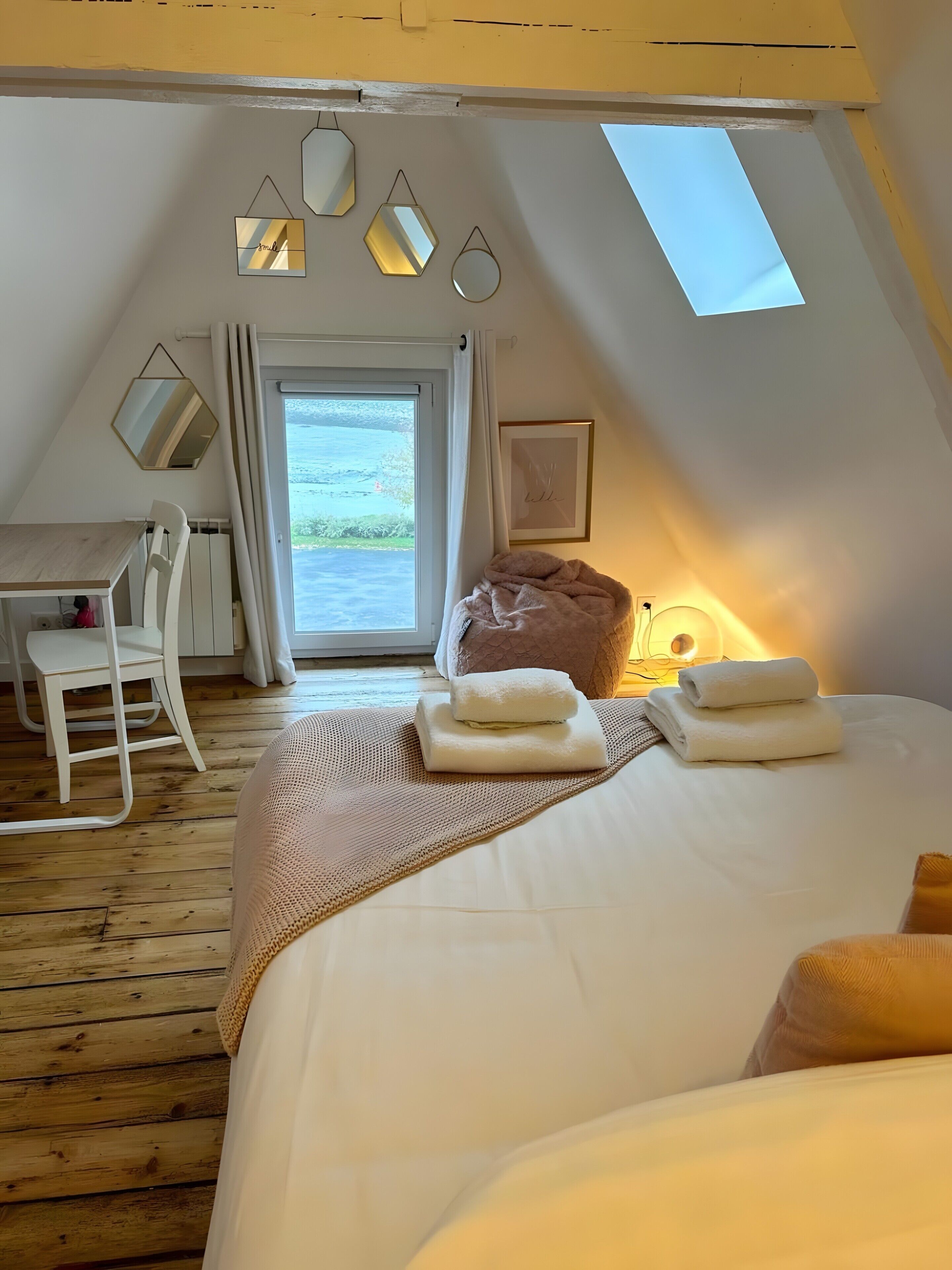 5 chambres, fer et planche à repasser, Wi-Fi gratuit, draps fournis