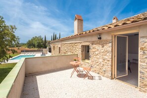 屋外ダイニングエリア