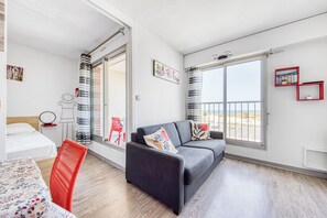1 bedroom, iron/ironing board