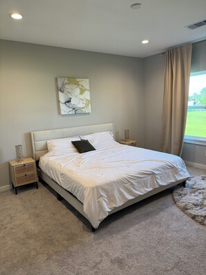 4 Schlafzimmer, Schreibtisch, Bügeleisen/Bügelbrett, kostenloses WLAN