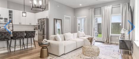 Smart TV, computer monitors