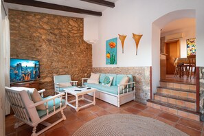 TV, fireplace - Country House 'Mosteiro - The Cozy Corner' with Mountain View, Private Pool and Private Terrace (Santa Margalida)