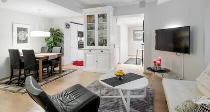 Charming 2-bedroom apartment in Tallinn with WiFi