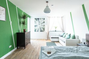 2 Schlafzimmer, Zimmersafe, Schreibtisch, Bügeleisen/Bügelbrett