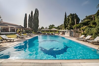 Apartment 'Corfu Club Executive Suite' with Shared Pool, Wi-Fi and Air Conditioning