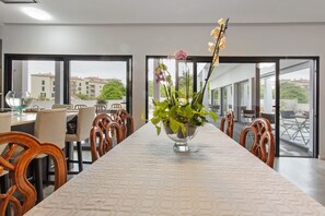 Dining - 'Mariana' Room with Sea View, Shared Terrace and Wi-Fi Access (Gaula)