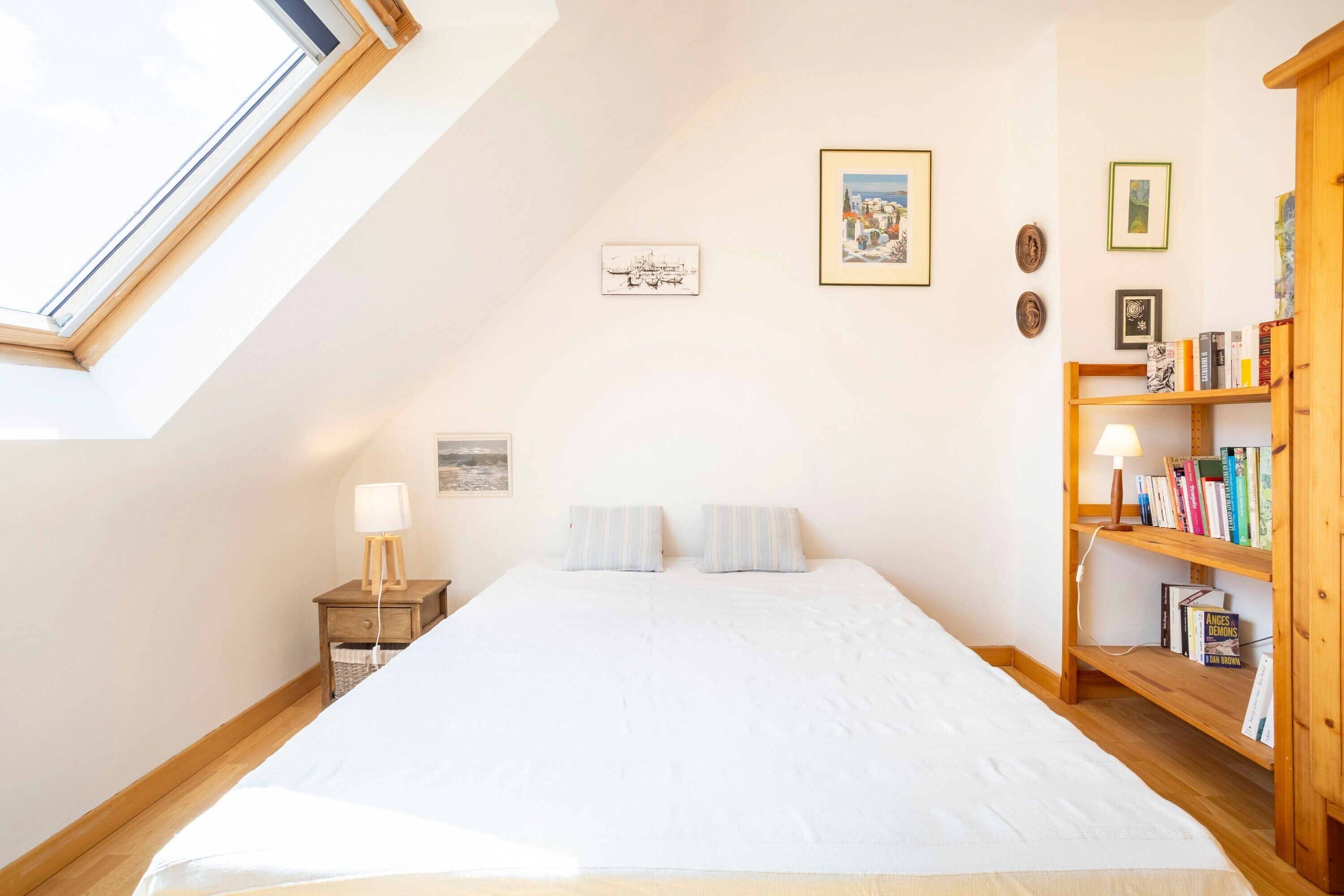 3 bedrooms, iron/ironing board, free WiFi