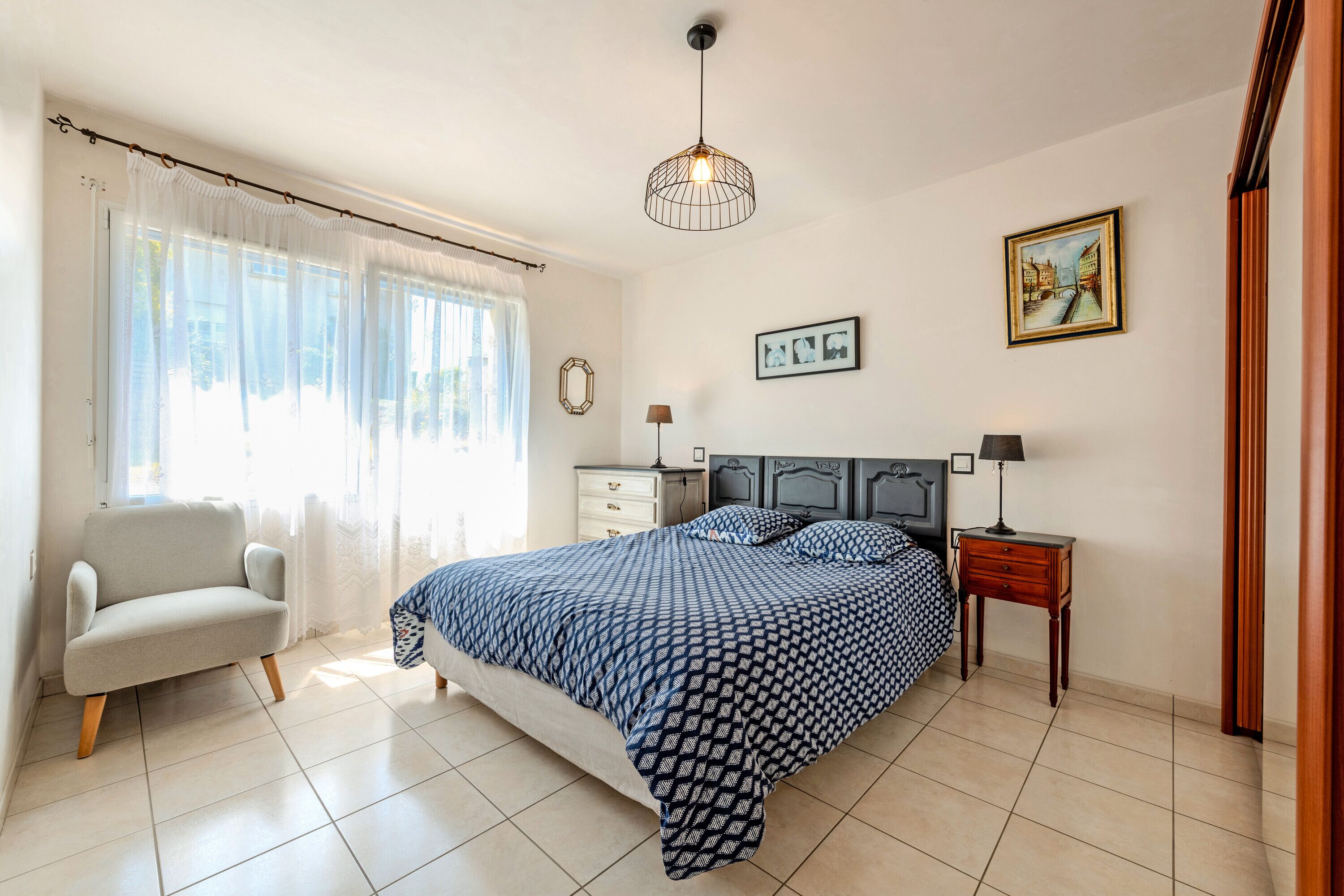 3 bedrooms, iron/ironing board, free WiFi, bed sheets