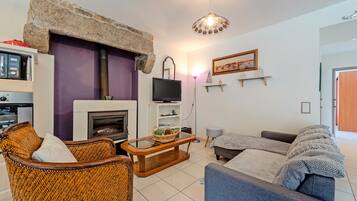 Télévision, cheminée