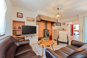 Televisión, chimenea