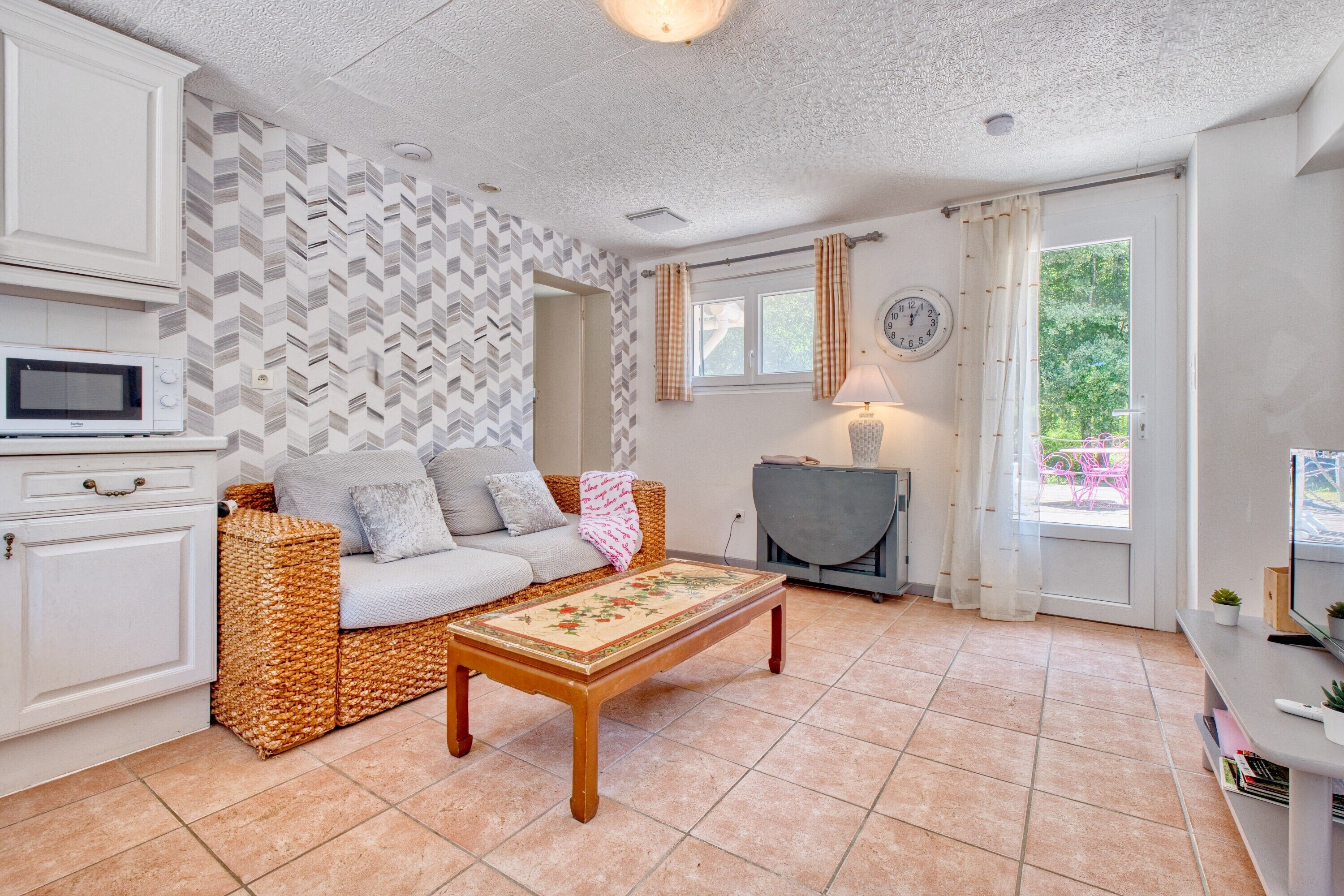 Televisión, mesa de ping pong