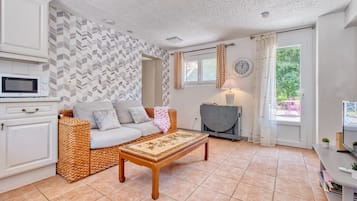 Televisión, mesa de ping pong