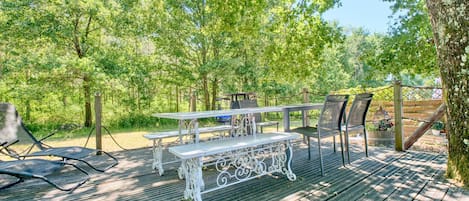 تناول الطعام بالخارج