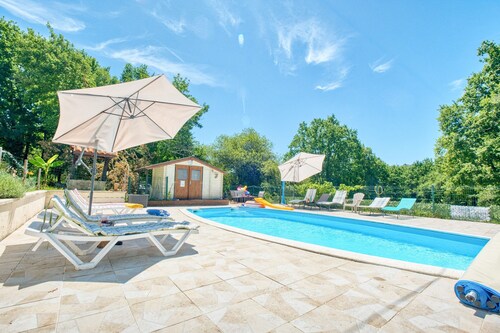 Appartement "Stag" avec piscine partagée, Wi-Fi et climatisation