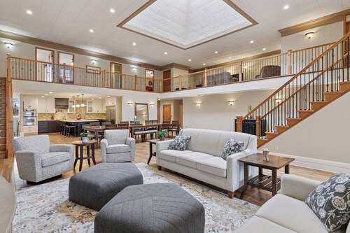 Spacious 5-bedroom historic house in Montgomery, MN