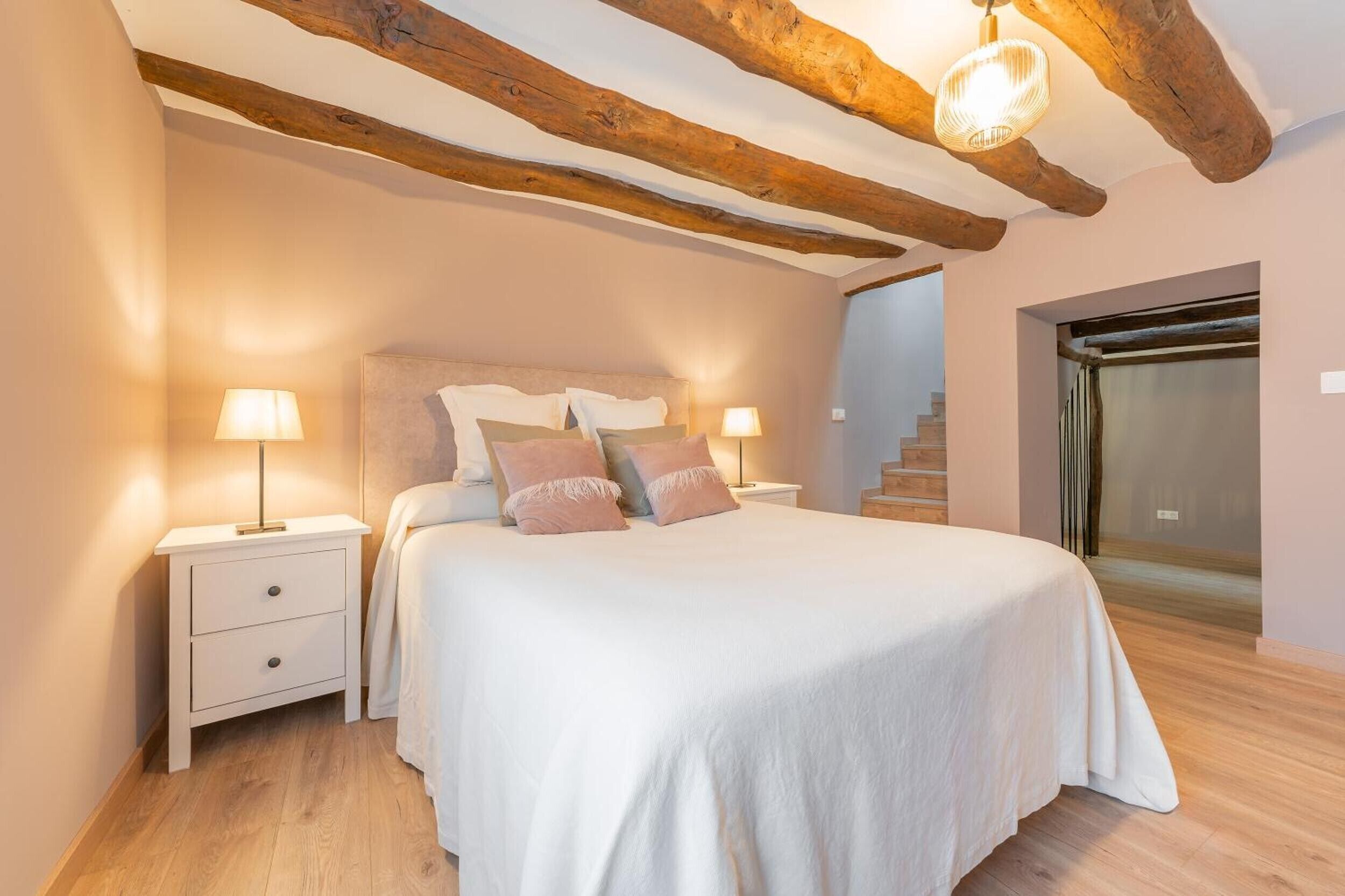 1 chambre, fer et planche à repasser, accès au Wi-Fi (inclus)