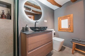 淋浴设施、吹风机、毛巾