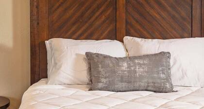 Modern Ski Chalet Sleep 6