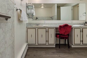 Regadera y secadora de cabello 